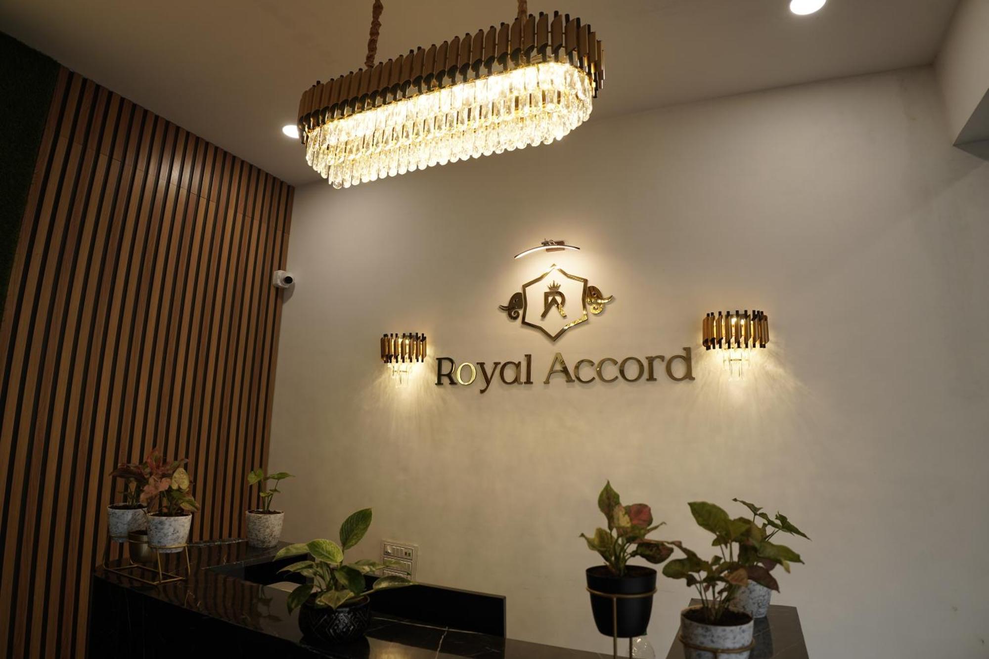 Hotel Royal Accord Surat Eksteriør billede