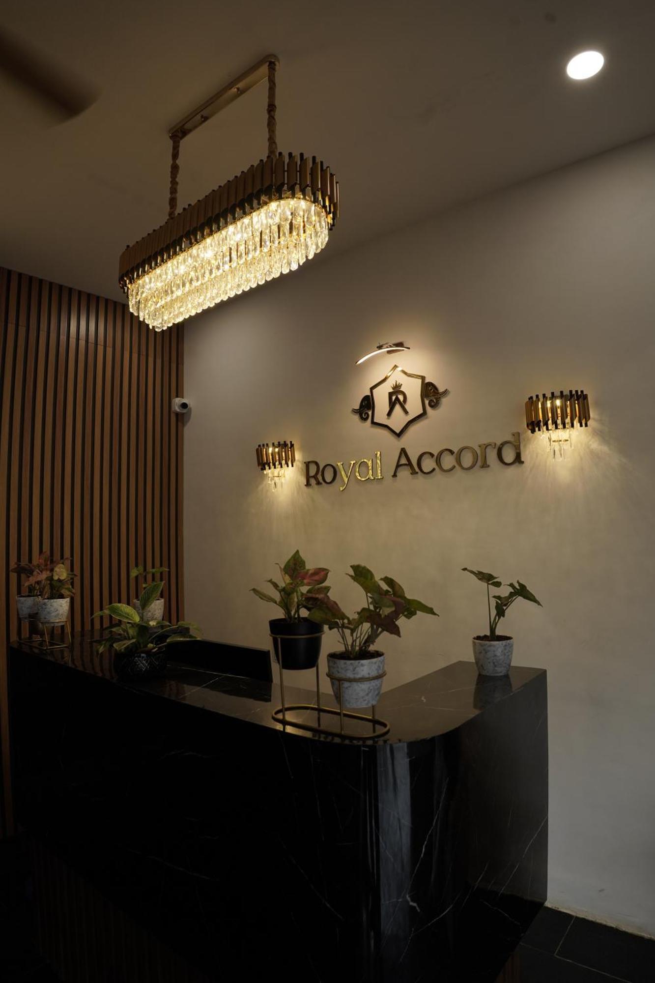 Hotel Royal Accord Surat Eksteriør billede