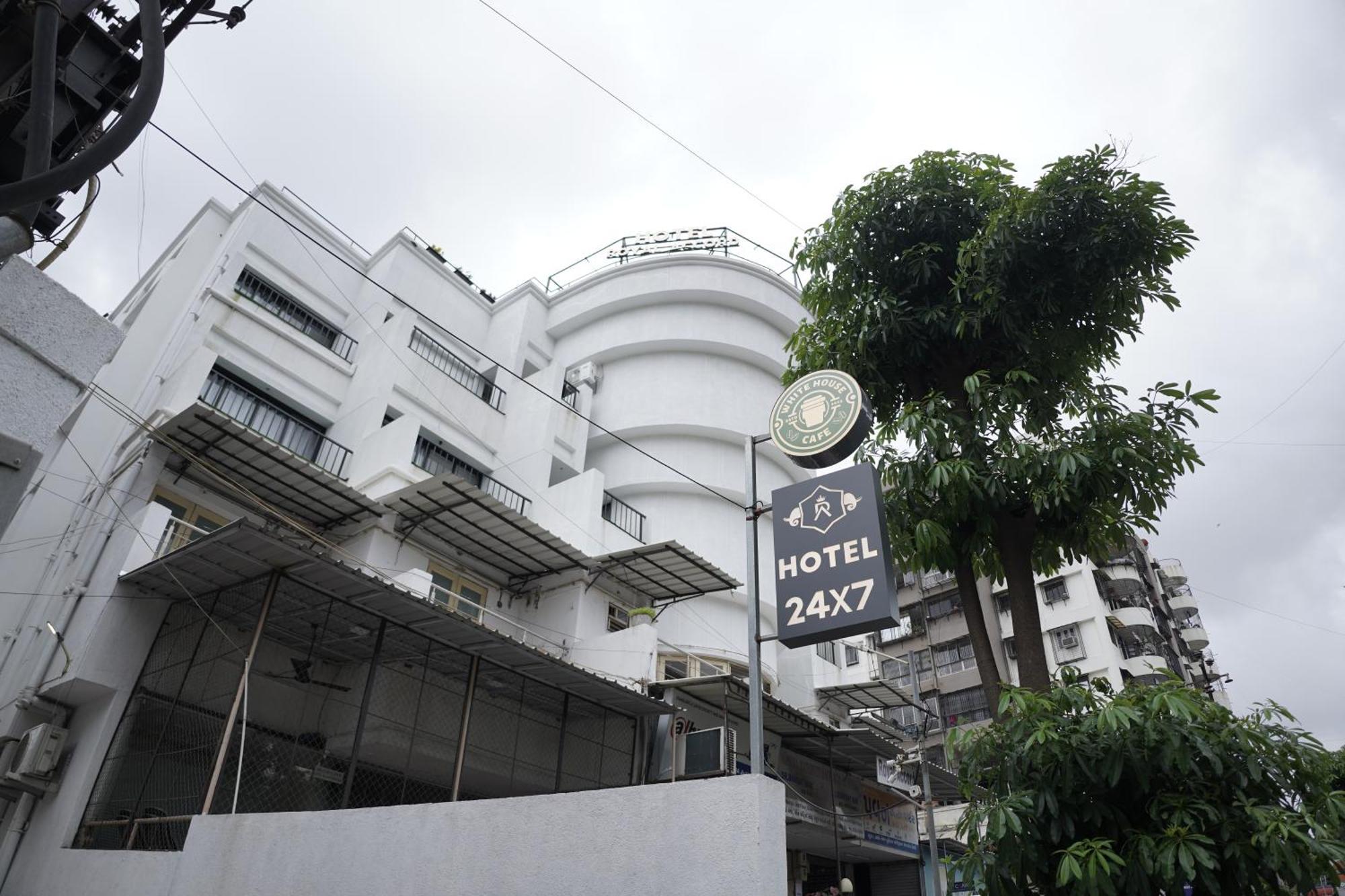 Hotel Royal Accord Surat Eksteriør billede